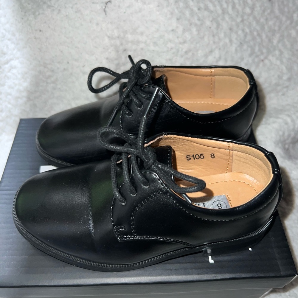 Size 8 kids formal shoes only wore 1x  with box